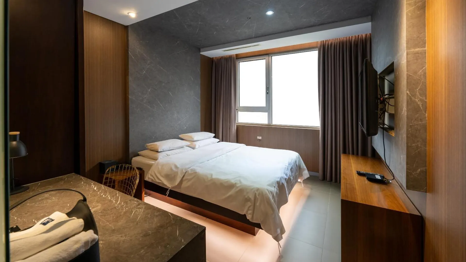 Hotel The Designers Hongdae Seoul 2*,  South Korea