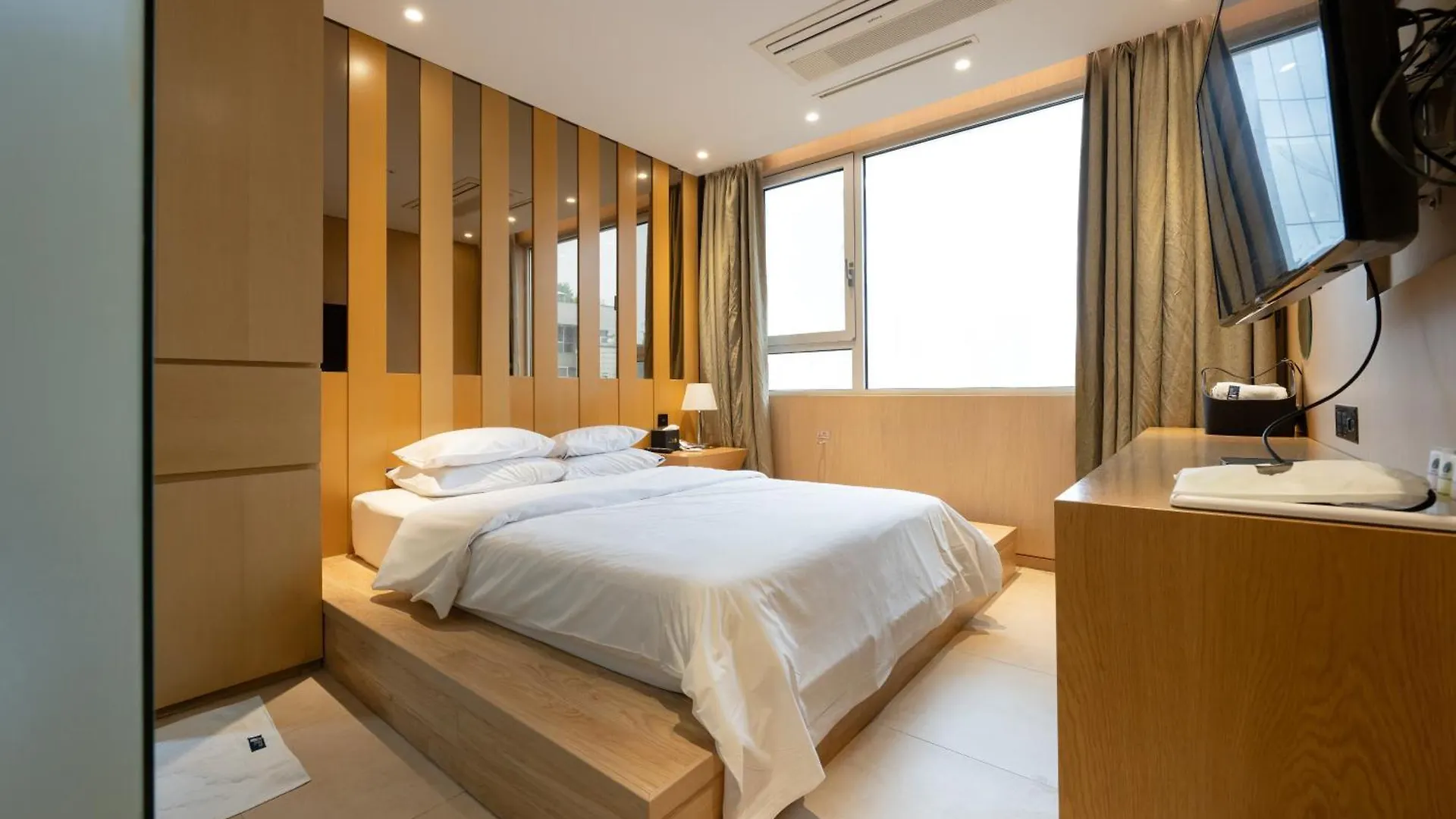 Hotel The Designers Hongdae Seoul