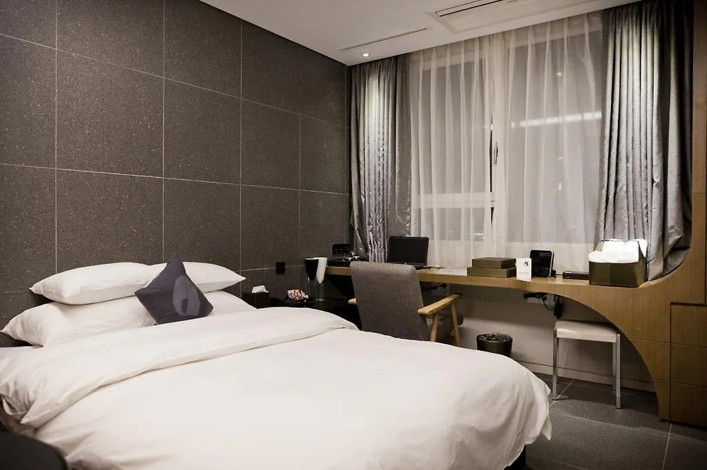 Hotel The Designers Hongdae Seoul